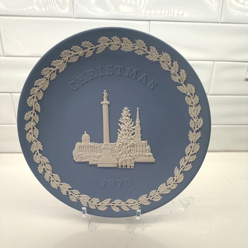 1970 Wedgewood Jasperware‎ Christmas Collectible Plate Trafalgar Square England